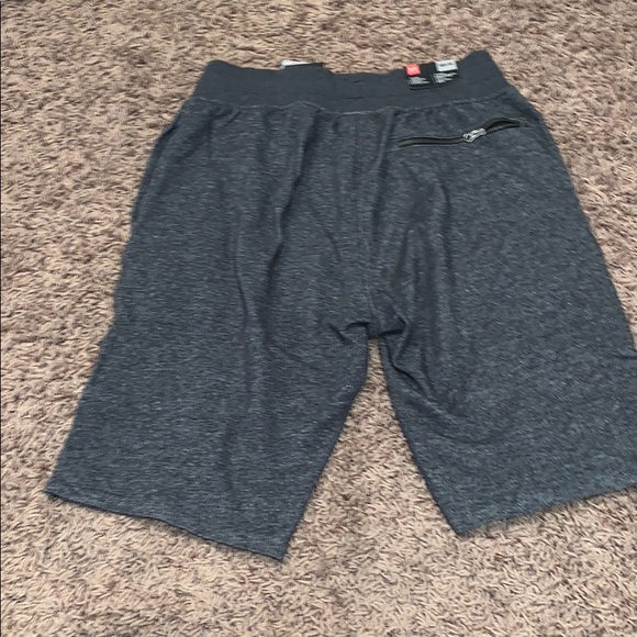 Under Armour Sweatshorts - Picture 4 of 4